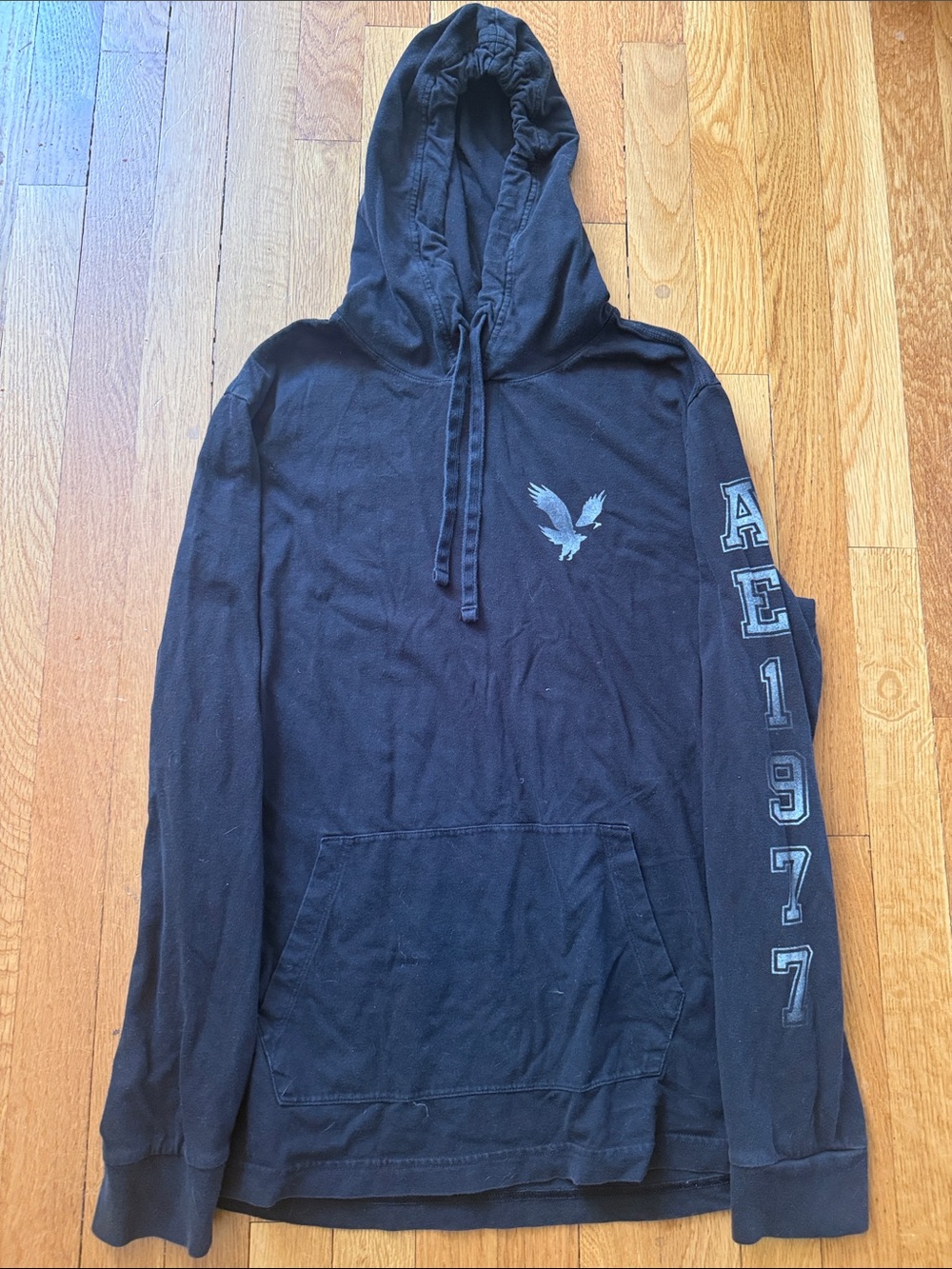 American Eagle Outfitters Men’s Black shitt with Sleeve AE 1977 Print